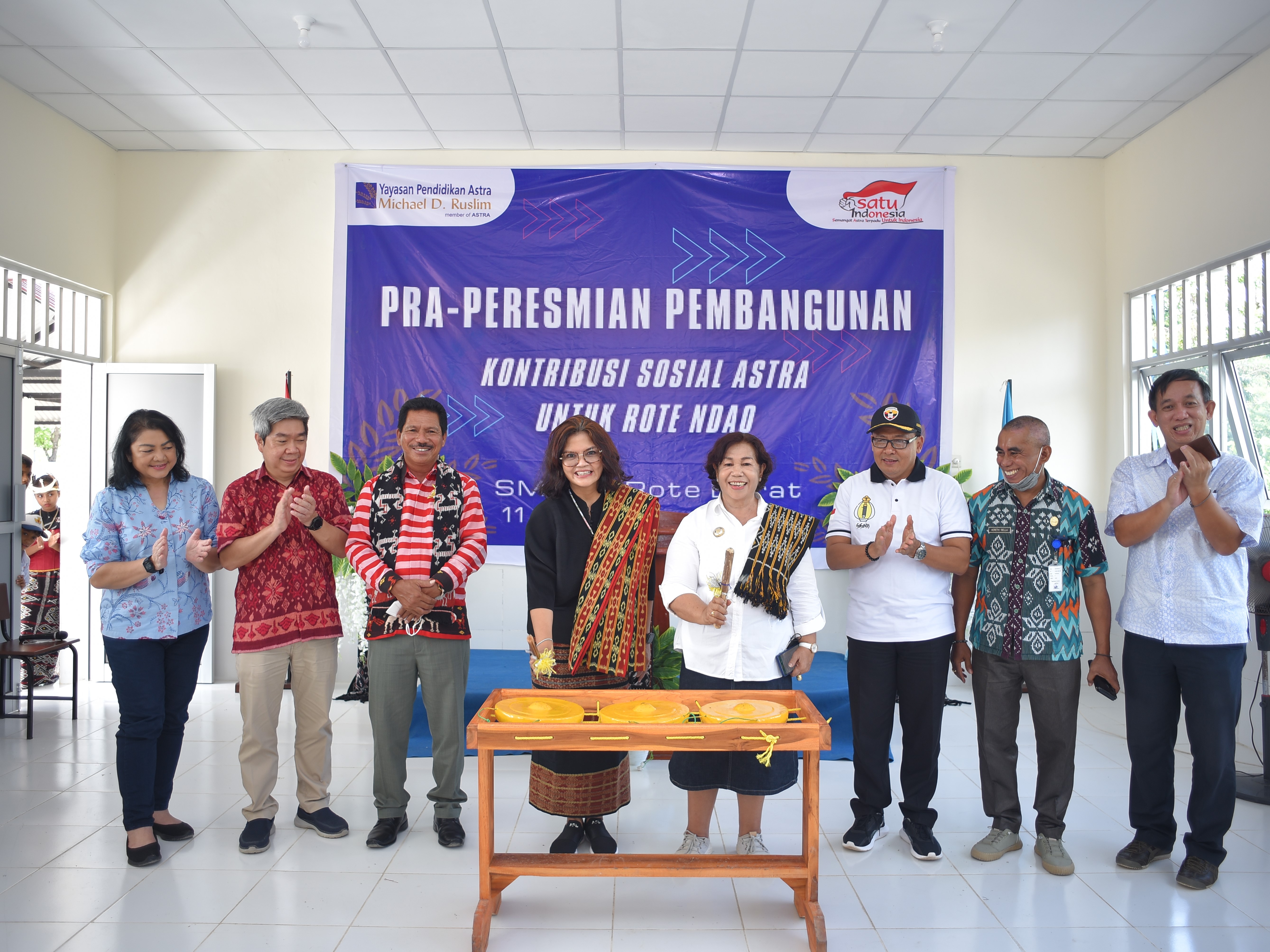 Bantuan pendidikan yang diberikan oleh YPA-MDR telah menyentuh 13 kabupaten, termasuk Kupang dan Rote Ndao, di NTT. 