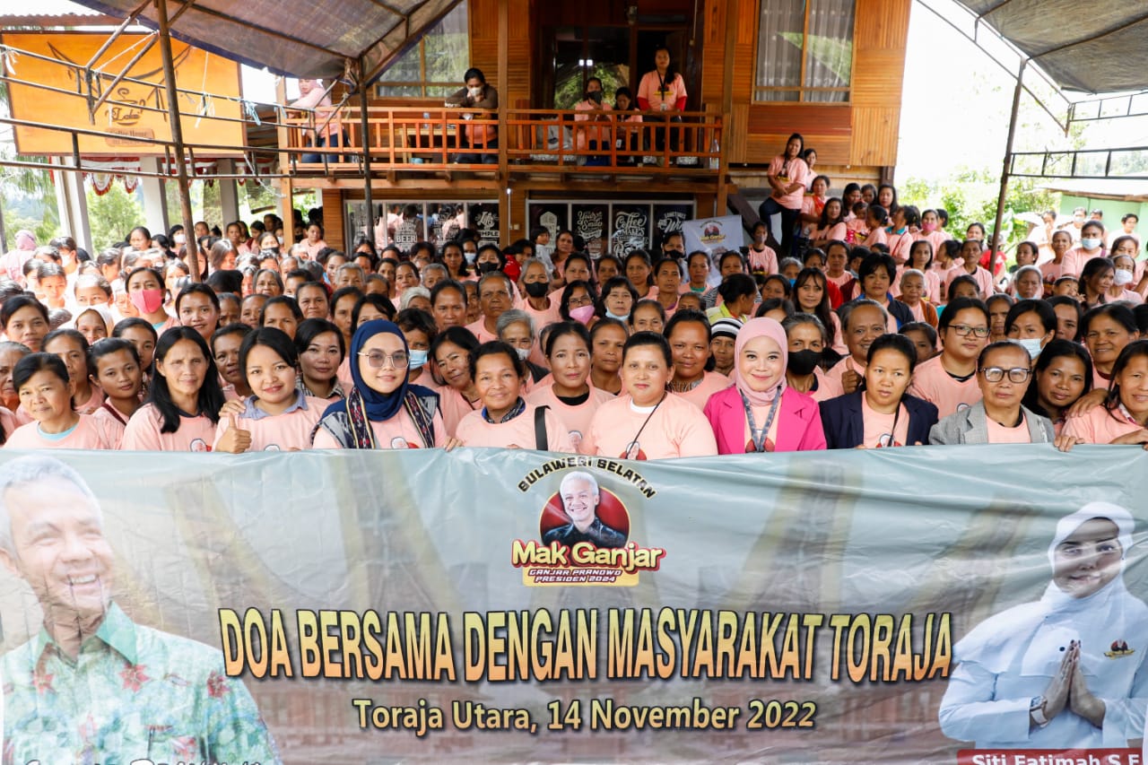 Doa Bersama dengan Masyarakat Toraja digelar relawan emak-emak pendukung Ganjar berjejaring dalam Mak Ganjar Sulsel, di Kabupaten Toraja Uta