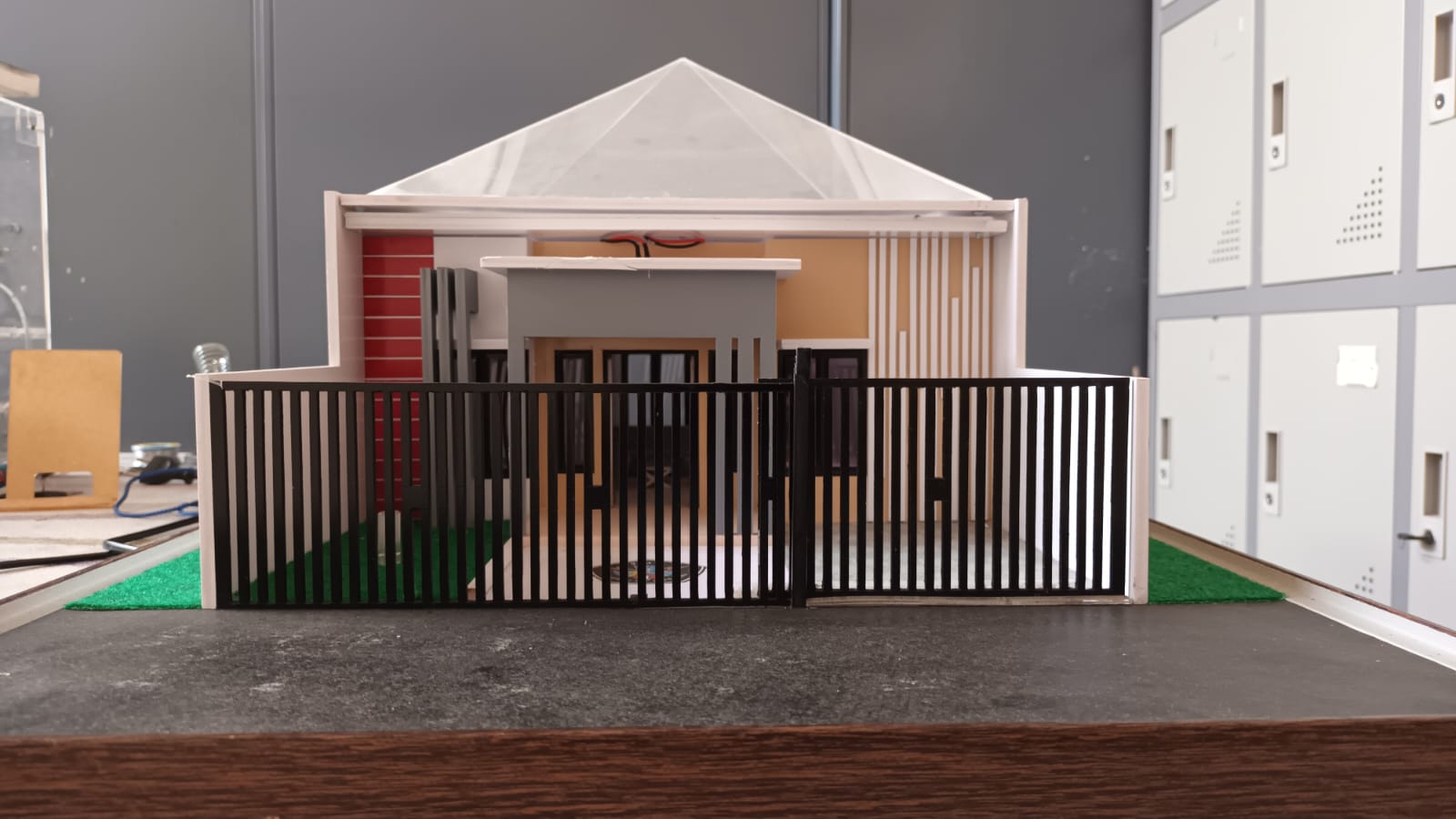 Produk Rumah Pintar Rancangan SMKN 1 Kota Cirebon Dapat Mengatur Rumah Dari Jauh