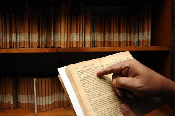 Pengertian Sejarah secara Luas dan Sempit