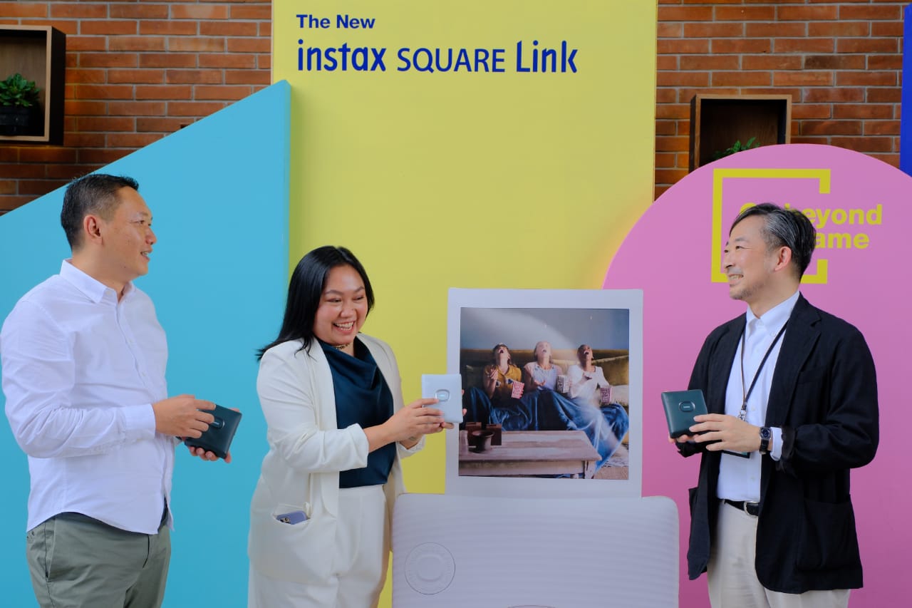 Fujifilm meluncurkan Printer Smartphone 'Instax Square Link' di Jakarta.