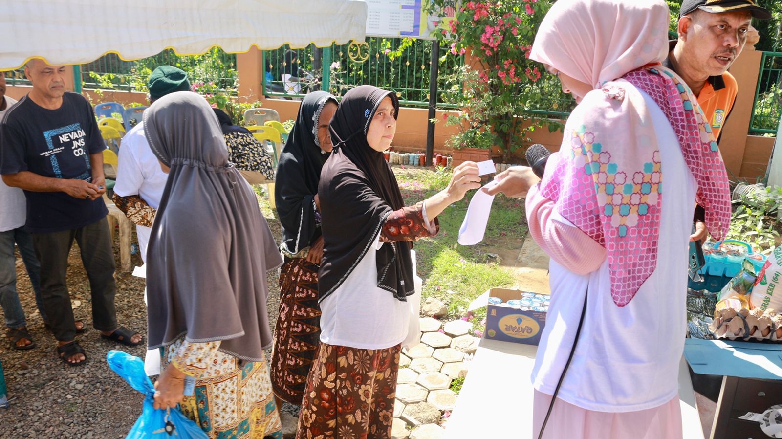 Ketua pelaksana UKM Sahabat Sandi Aceh, Fazil Haitamy mengapresiasi antusias masyarakat Aceh pada program pasar murah.