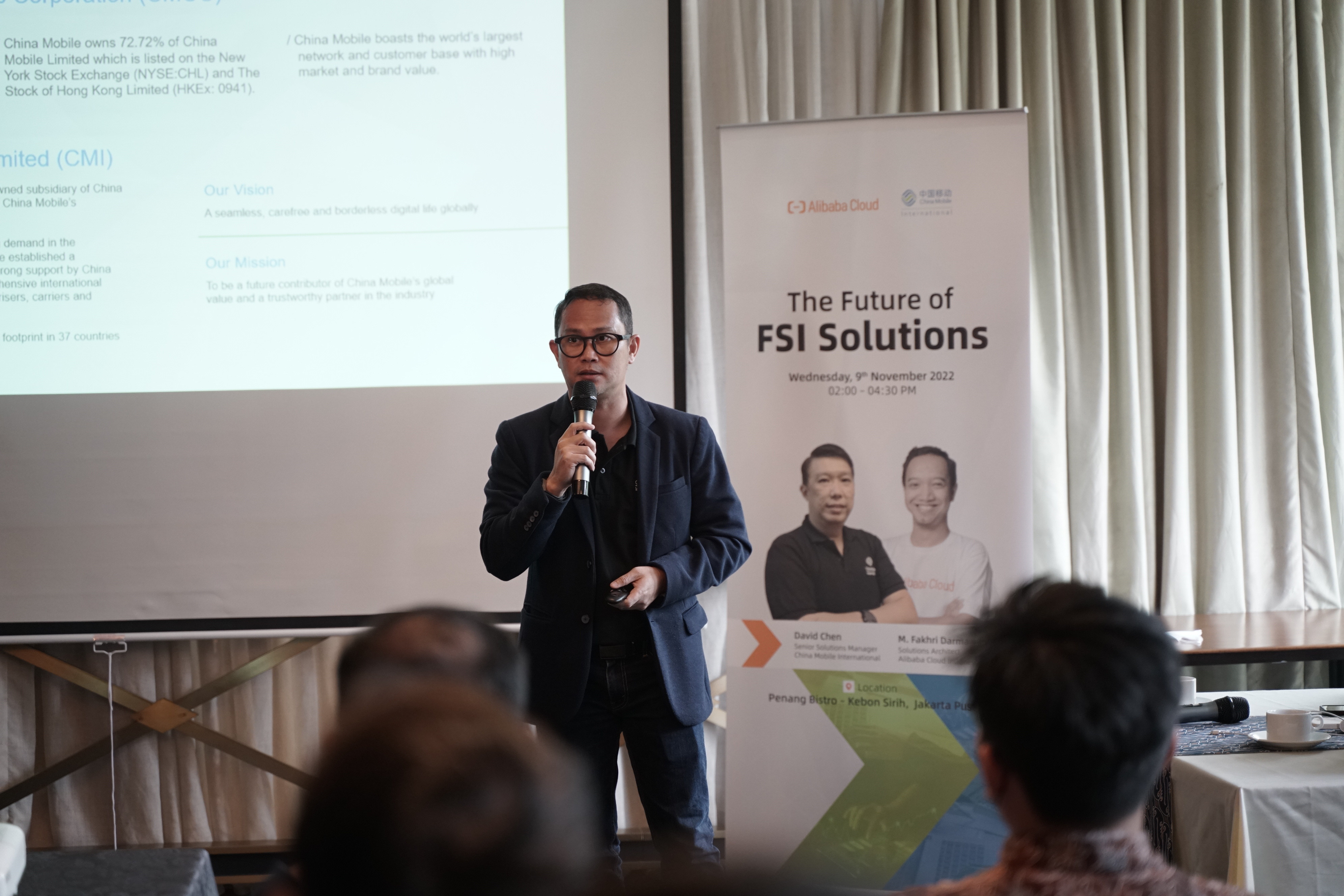  Business Development Director CMI Indonesia Yan Riza Iswara mempresentasikan kolaborasi CMI dan Alibaba Cloud
