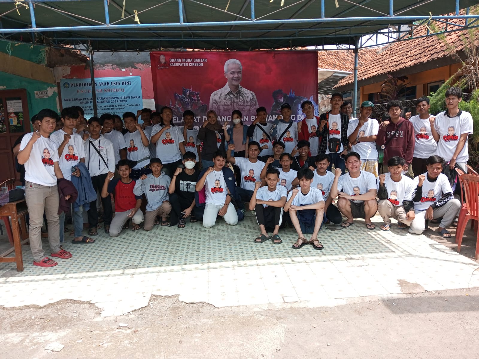  Relawan Orang Muda Ganjar menggelar turnamen E-Sport Mobile Legend bertajuk 'War Strategy for Victory' di Kecamatan Talun,  Kabupaten Cireb