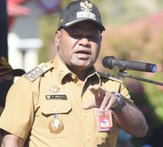 Bupati Puncak Jaya Yuni Wonda