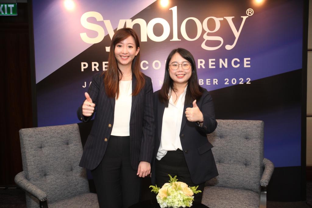 Sales Director Synology Joanne Weng (kiri) dan Regional Marketing Synology Joevita Evadne.