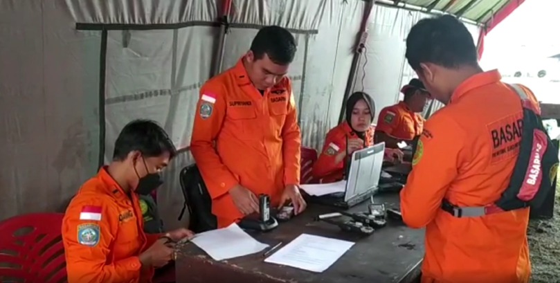Pencarian Helikopter Polri yang Jatuh di Perairan Belitung Terkendala Cuaca Buruk