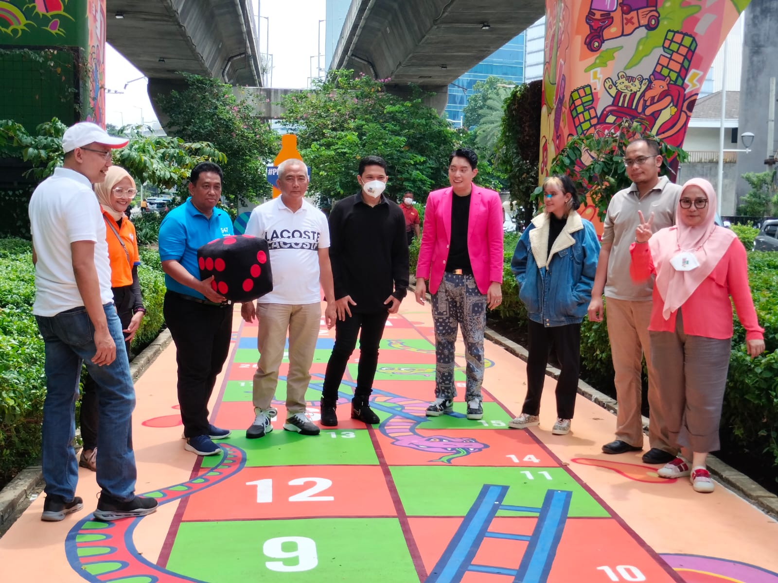 Salah satu lintas pelican Kuningan yang kini berhias mural. 