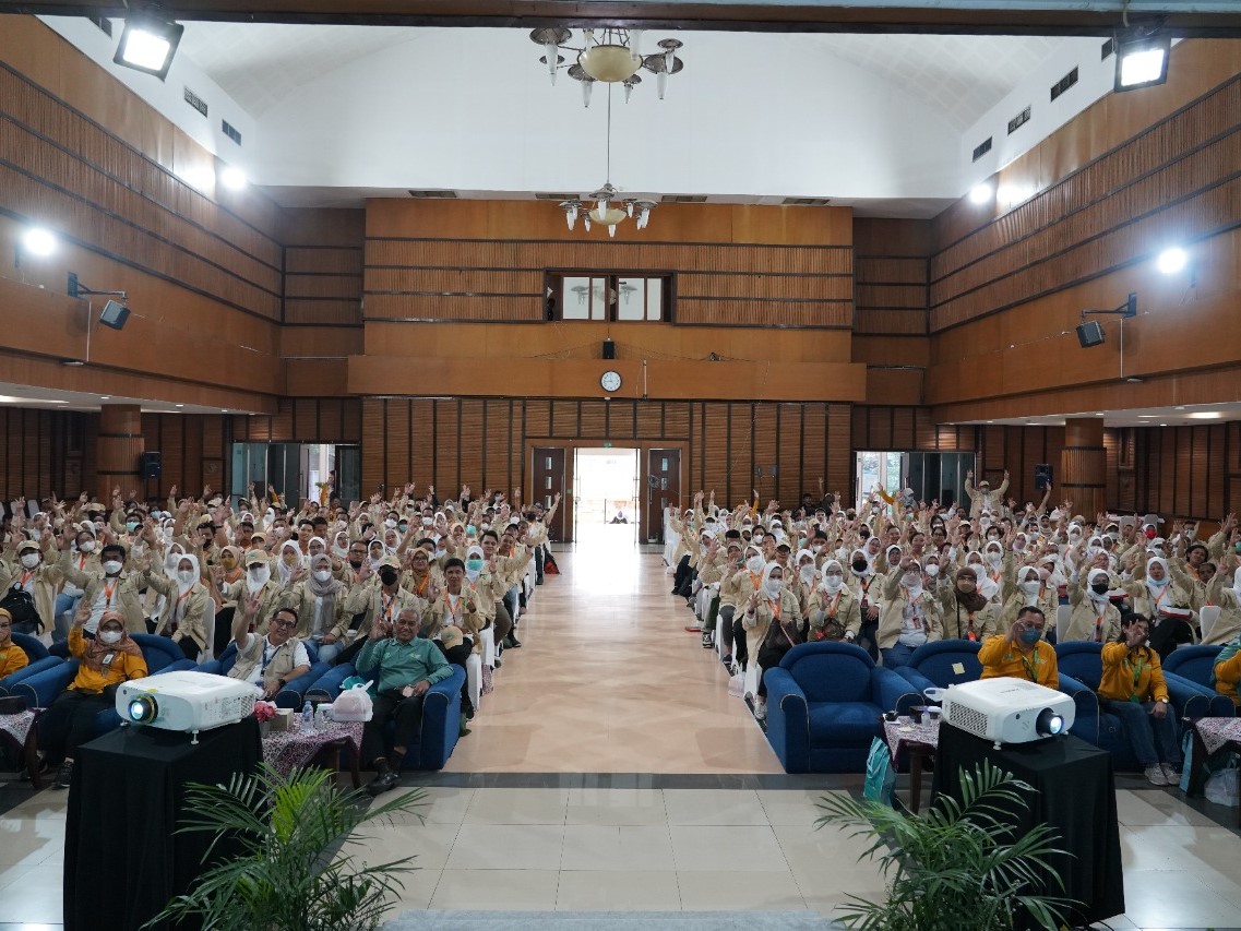 Kunjungan 250 tenaga kesehatan teladan dari seluruh Indonesia ke Bio Farma.