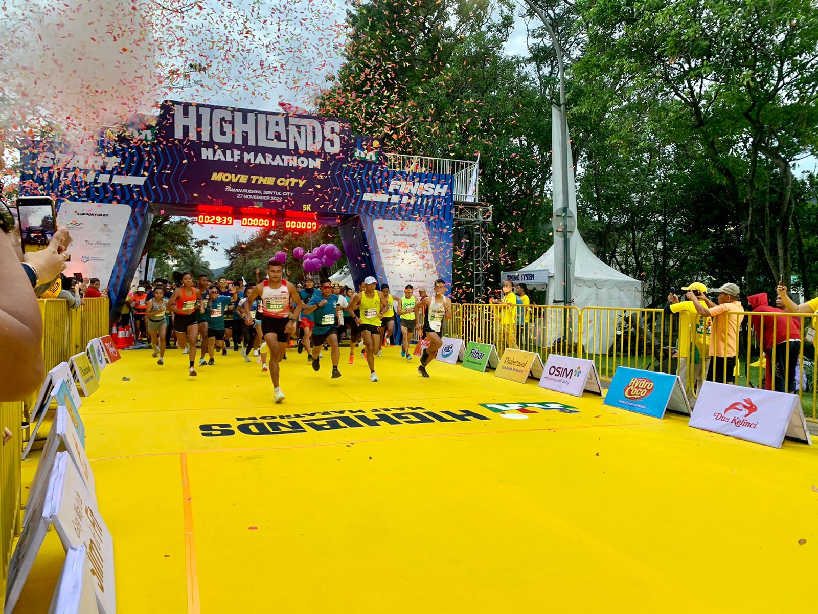 Sebanyak 3.500 peserta mengikuti Highlands Half Marathon di Kawasan Sentul City.