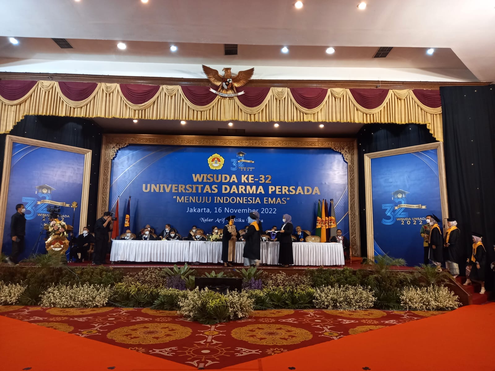 Proses wisuda Universitas Darma Persada