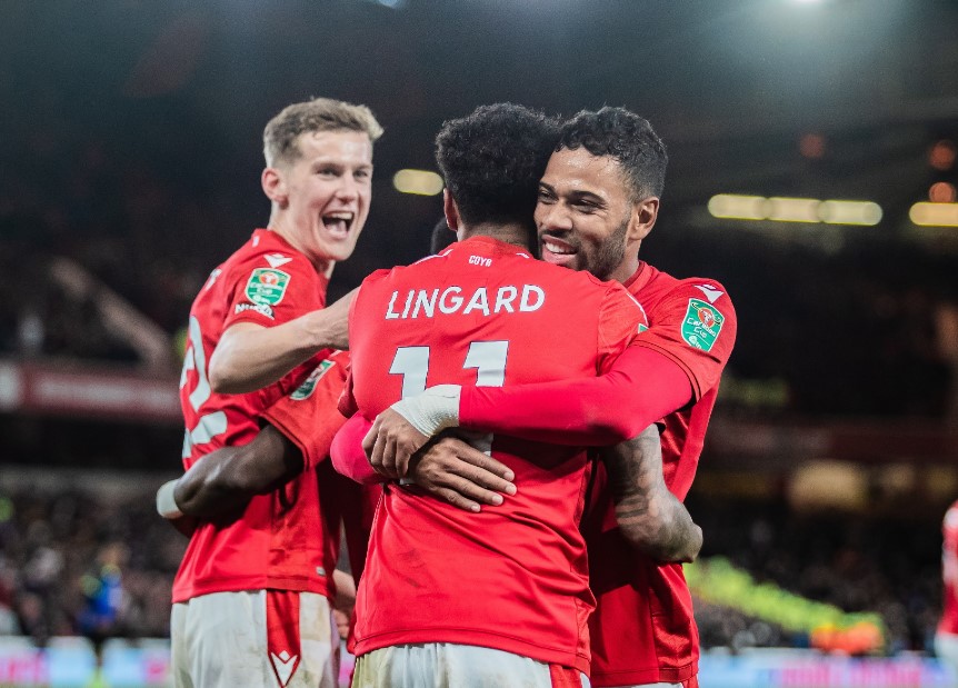 Para pemain Nottingham Forest melakukan selebrasi usai mencetak gol ke gawang Tottenham Hotspur di laga Piala Liga.