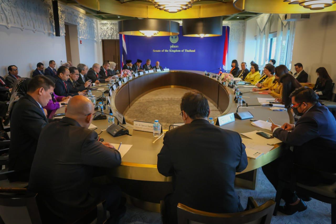 Pertemuan Senat antara DPD RI dengan Senat Kerajaan Thailand di Dusit, Bangkok, Senin (28/11).