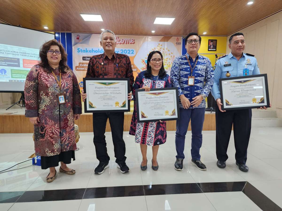 UT meraih penghargaan dari DJPb Banten