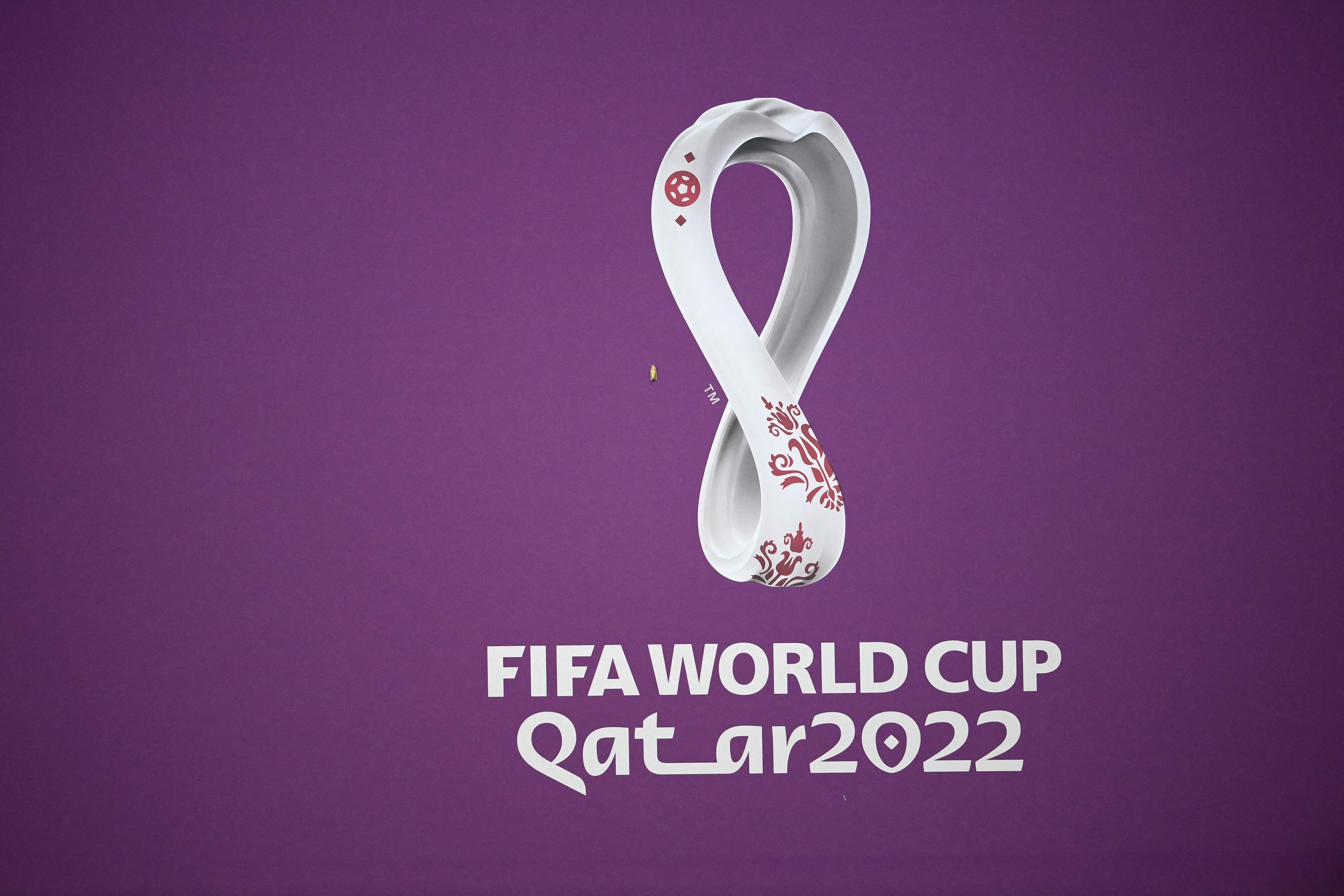 Logo Piala Dunia 2022 terlihat di Doha, Qatar.