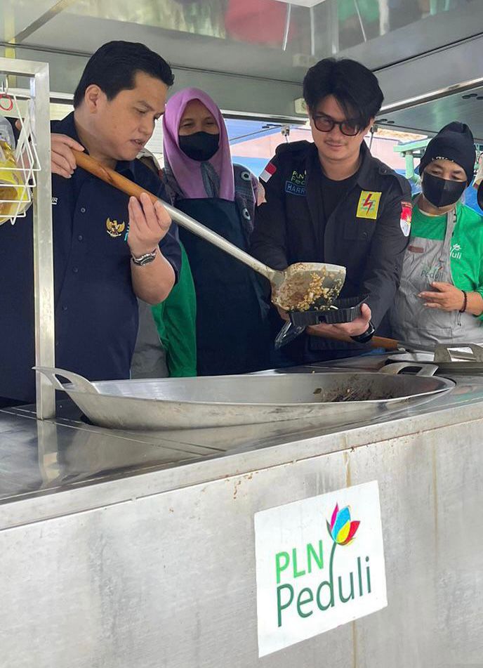 Menteri BUMn Erick Thohir berada di Posko Satgas BUMN Cianjur