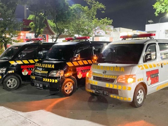 Ambulans untuk membantu korban gempa Cianjur.