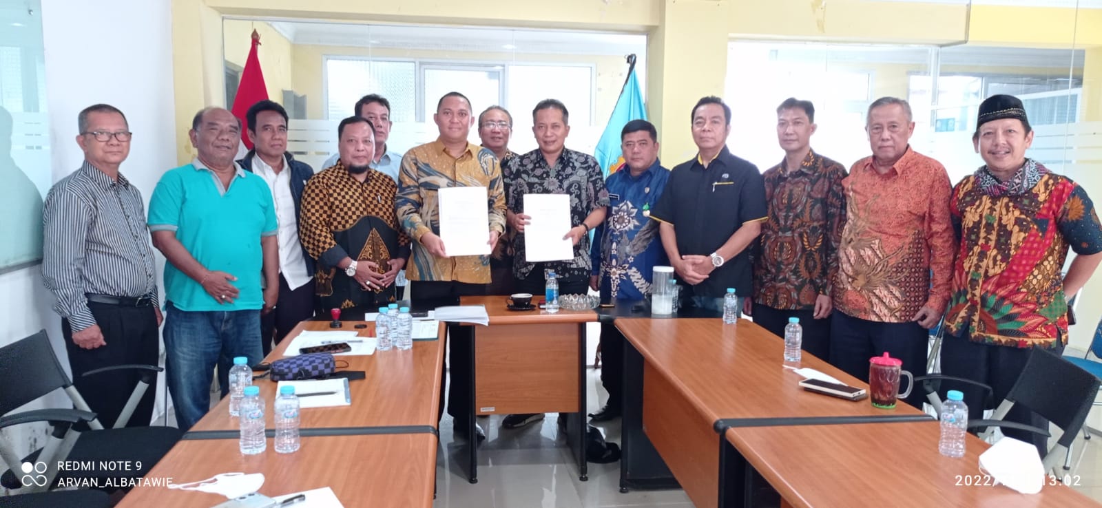 Pengurus Dekopinwil DKI Jakarta dan Direksi PHI Group sesuai penandatanganan kerja sama