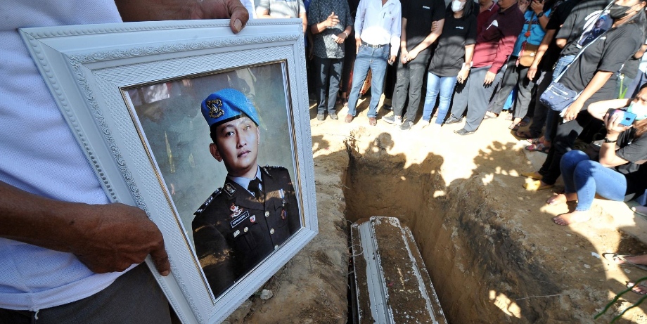 Brigadir J menjadi korban pembunuhan berencana.