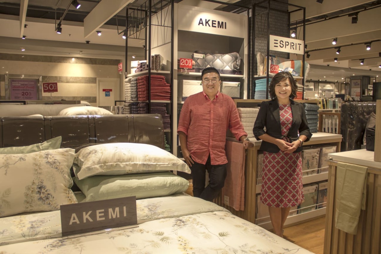 Akemi kini hadir kembali melalui PT Galuh Manggala Pratama yang berada dalam naungan Nina MG Group. 