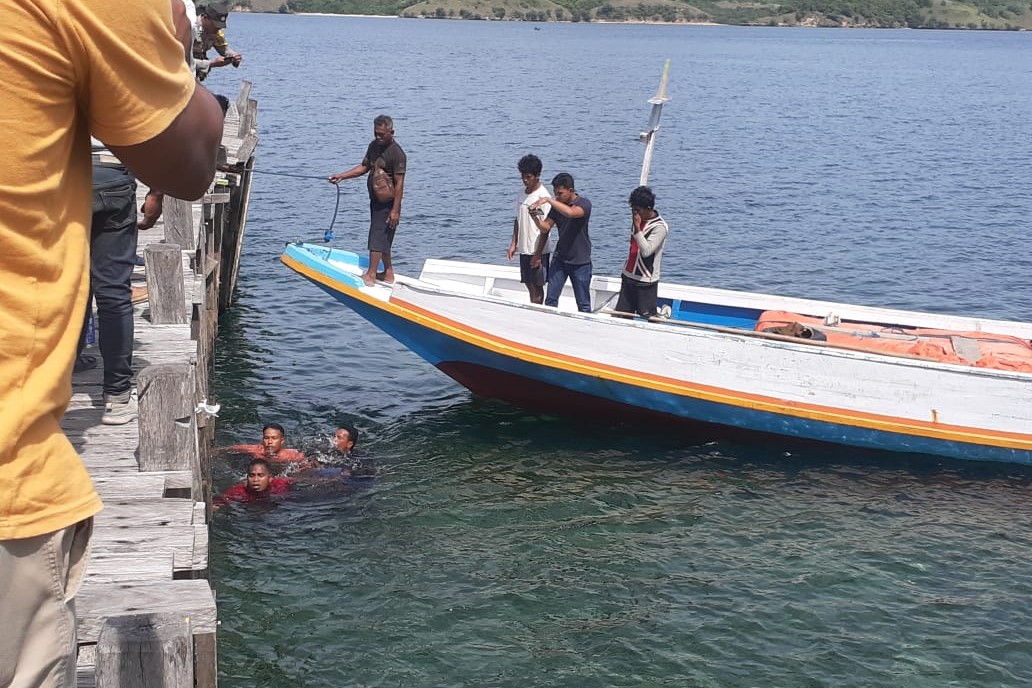 Warga Lembor Nanga Bere ditemukam tewas dikolom dermaga Dusun Lenteng, Desa Golo Mori, Kecamatan Komodo. 
