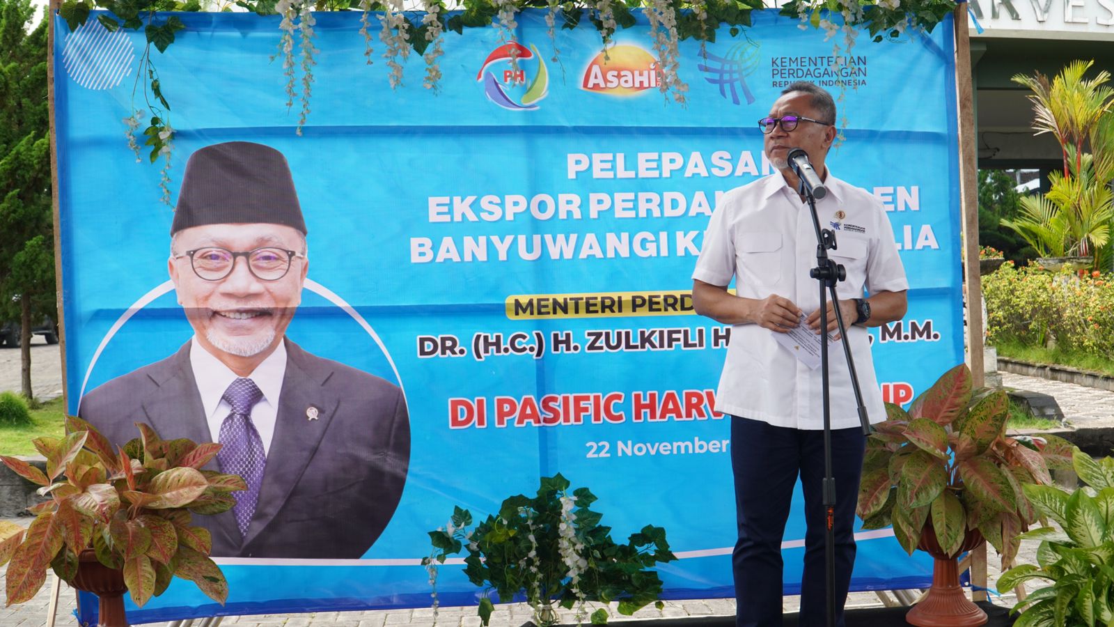 Menteri Perdagangan Zulkifli Hasan saat melepas ekspor ikan sarden ke Australia.
