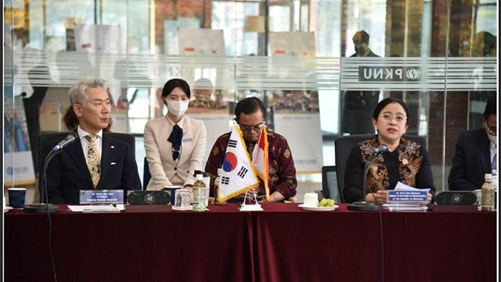 Delapan rektor perguruan tinggi menandatangani Memorandum of Understanding (MoU) bidang akademik dengan Pukyong Nation University