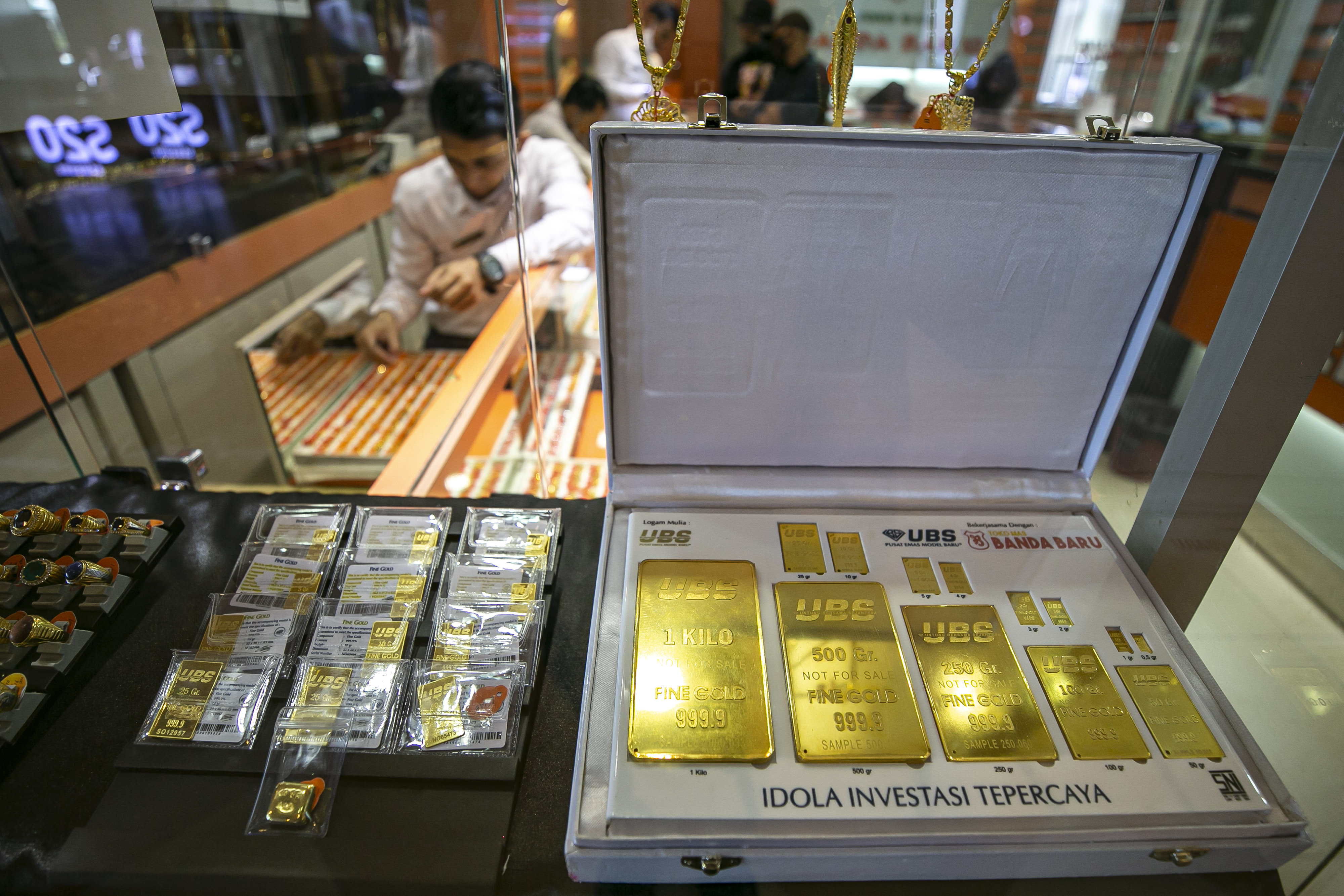 Harga Emas Menguat 9,0 Dolar AS Hentikan Penurunan Tiga Hari Terakhir