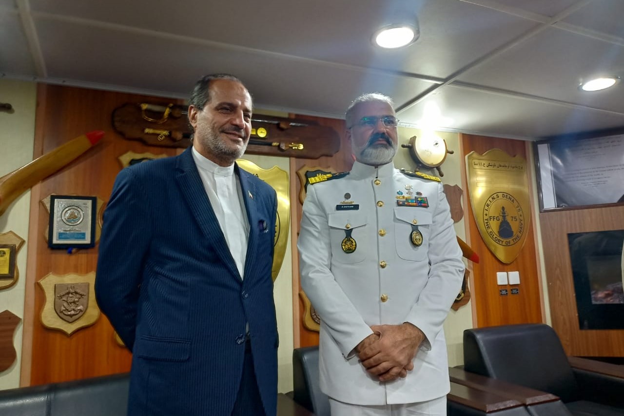 Duta Besar Iran untuk Indonesia Mohammad Azad (kiri).