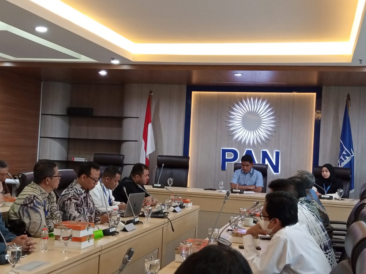 Para perwakilan Forkopi bertemu dengan Anggota DPR dari Fraksi PAN di Gedung Nusantara 1 DPR RI, Senayan Jakarta.