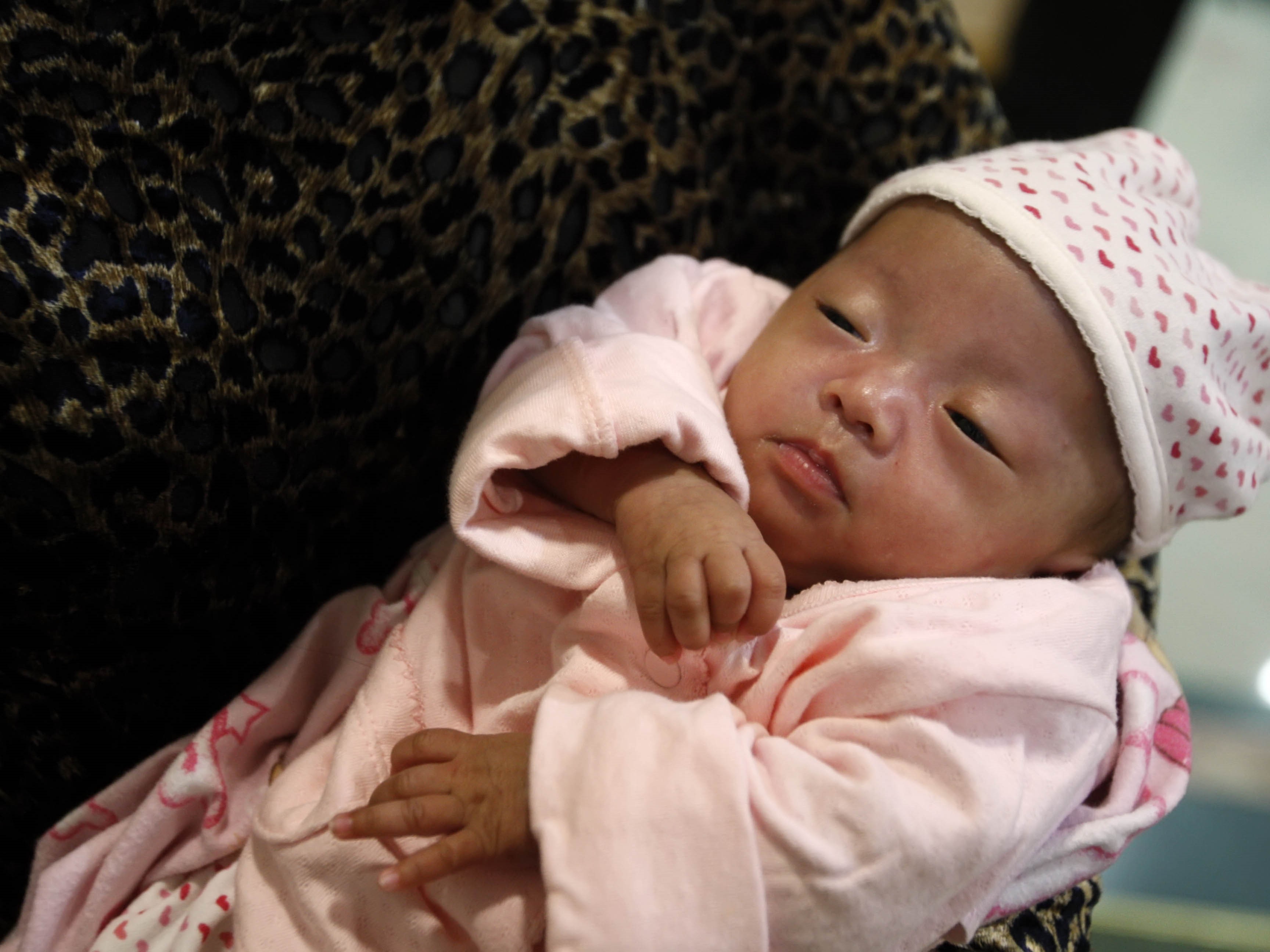 Syukuran Bayi Miracle Sheena yang lahir prematur dengan berat hanya 600 gr, di RS Pantai Indah Kapuk (PIK), Jakarta. 