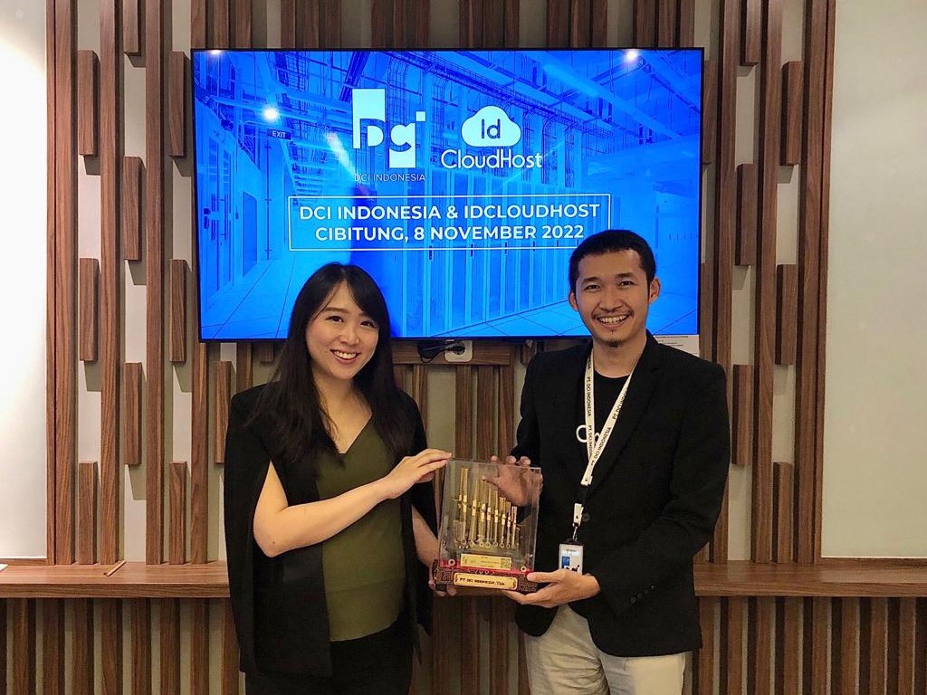 Beberapa jenis pekerjaan hanya dapat dilakukan pada server baremetal, seperti yang membutuhkan akses langsung ke perangkat keras.