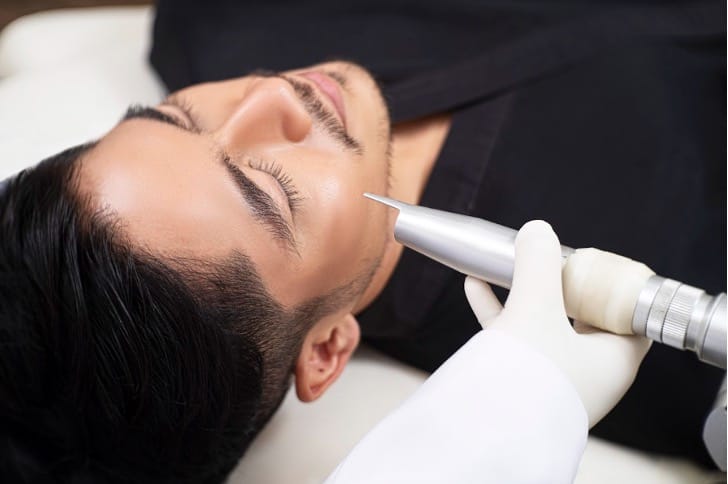 Secara global, dapat dlihat juga trend perawatan kulit pada pada pria, khususnya aestetic treatment terus meningkat.