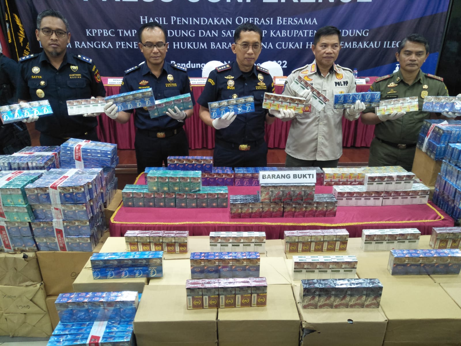 Bea Cukai Bandung dan Satpol PP Tangkap Kawanan Pengedar Rokok Ilegal