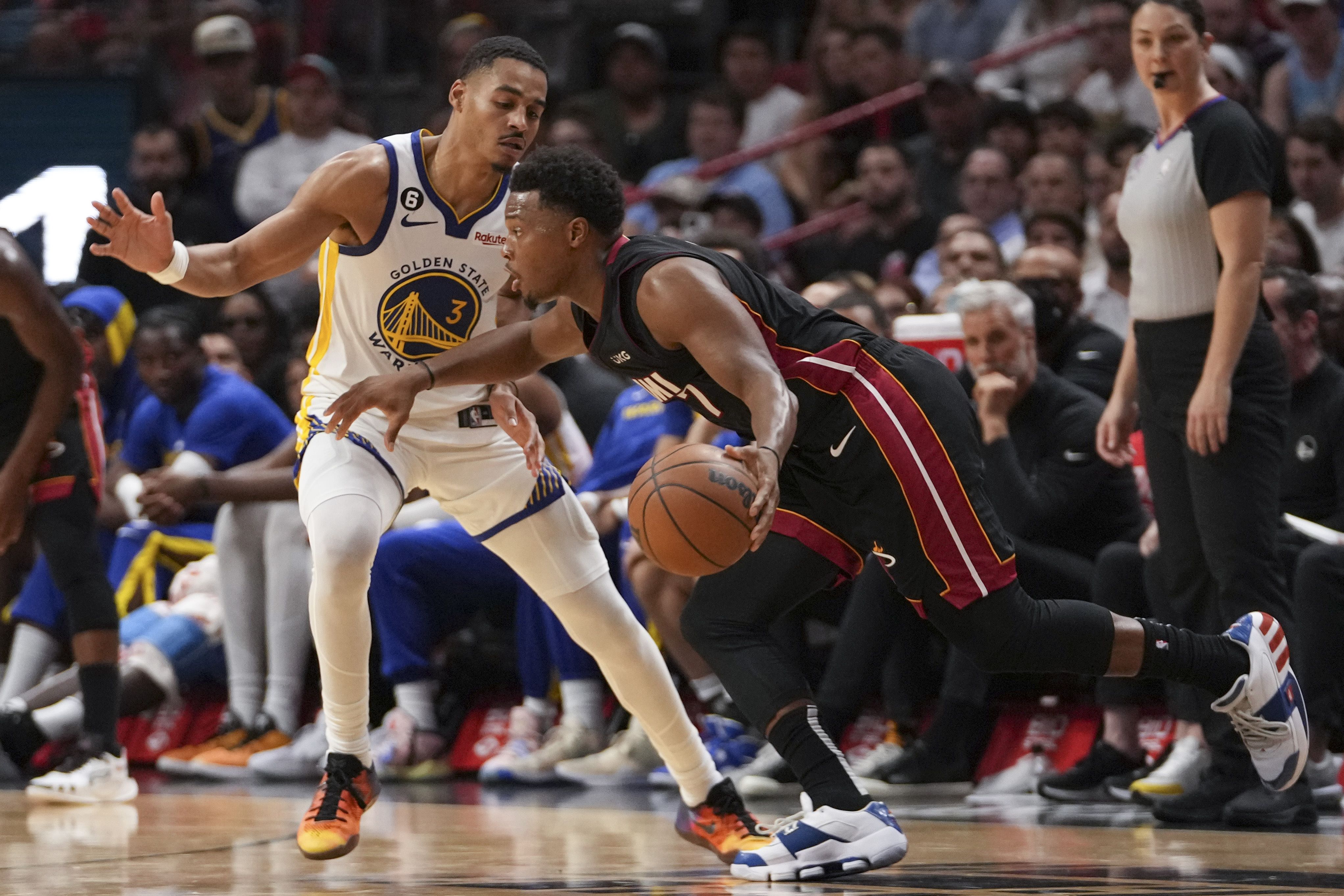 Laga NBA antara Miami Heat dan Golden State Warriors