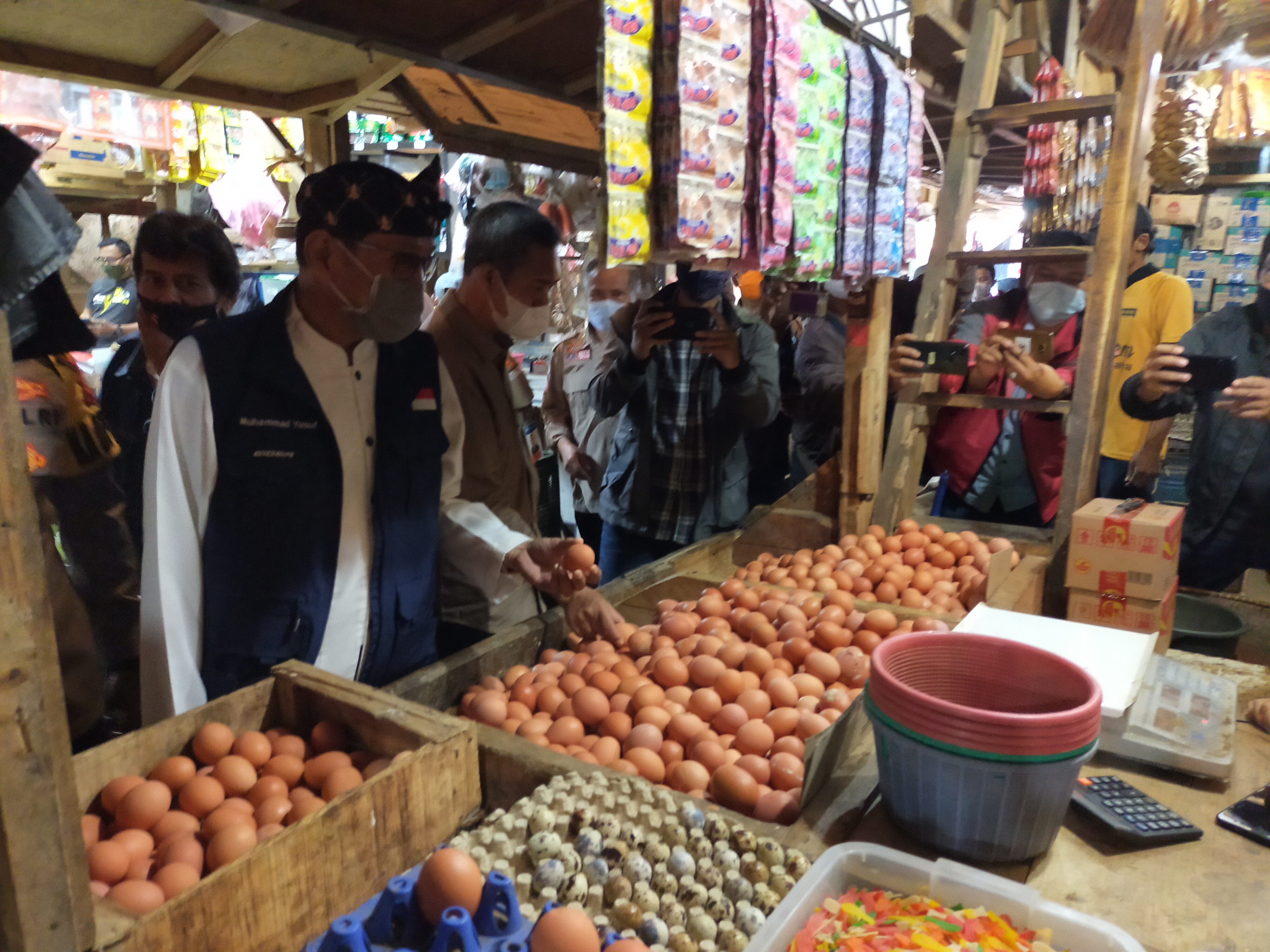 Tim pengendali inflasi daerah harus rutin memantau dan sidak ke pasar untuk mengetahui harga terkini bahan kebutuhan pokok penyebab inflasi