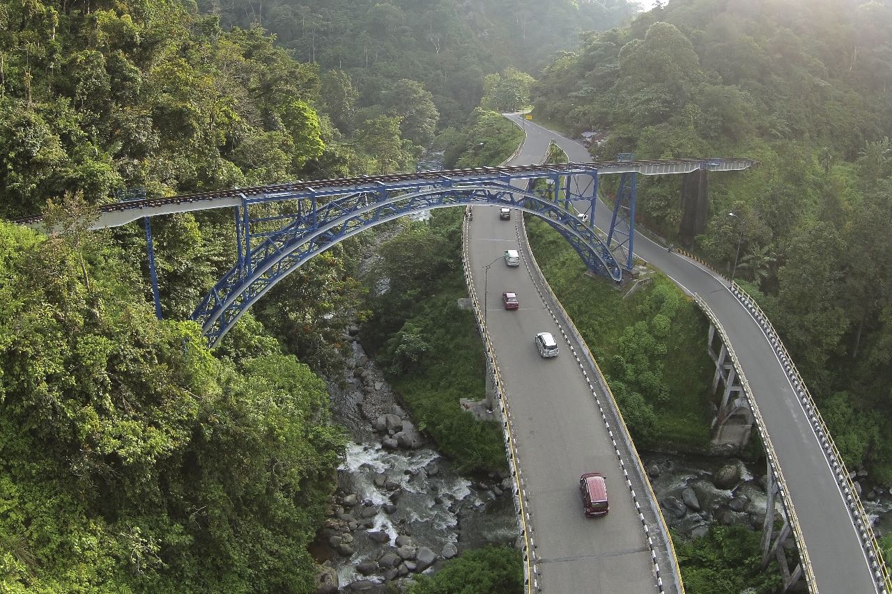 Jembatan Lembah Anai Padang Panjang, Sumatra Barat, dibangun menggunakan produk SIG.
