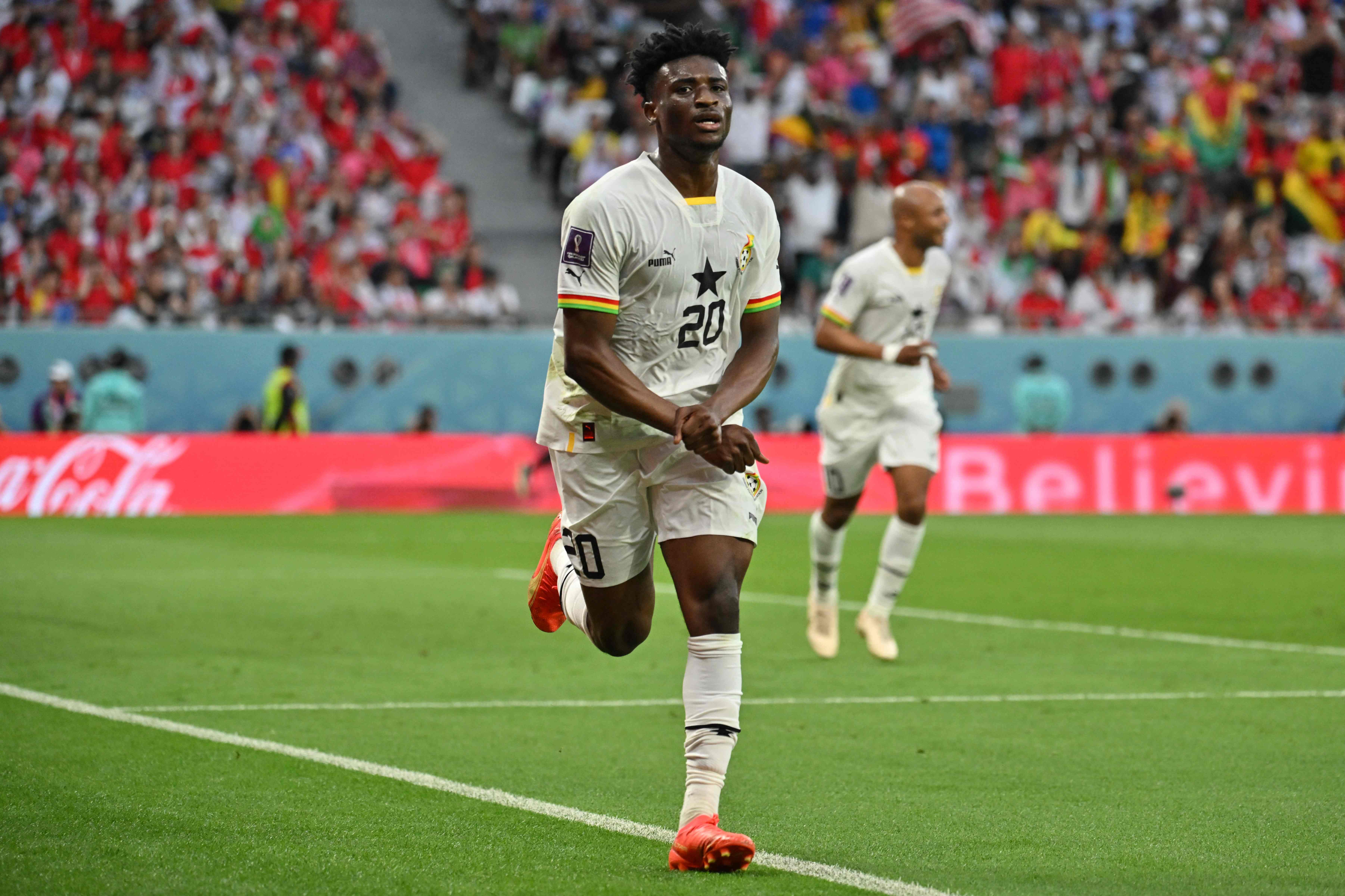 Gelandang Ghana Mohammed Kudus melakukan selebrasi usai mencetak gol ke gawang Korea Selatan di laga Piala Dunia 2022.
