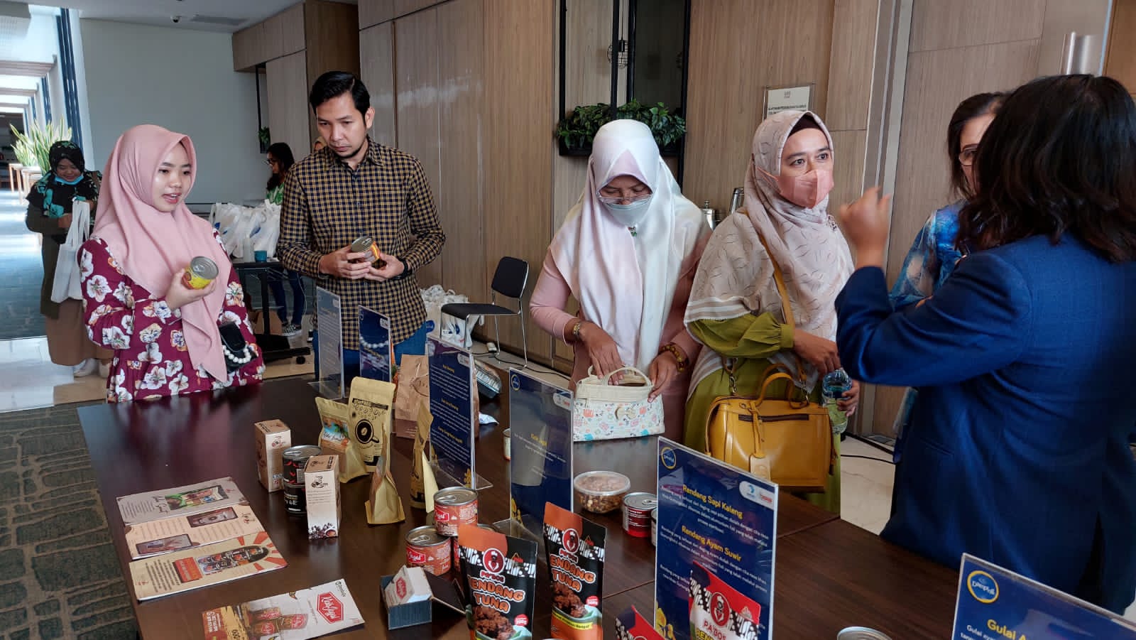 Program Orang Tua Angkat melakukan silaturahmi sekaligus memberikan pembekalan kepada UMK di Yogyakarta
