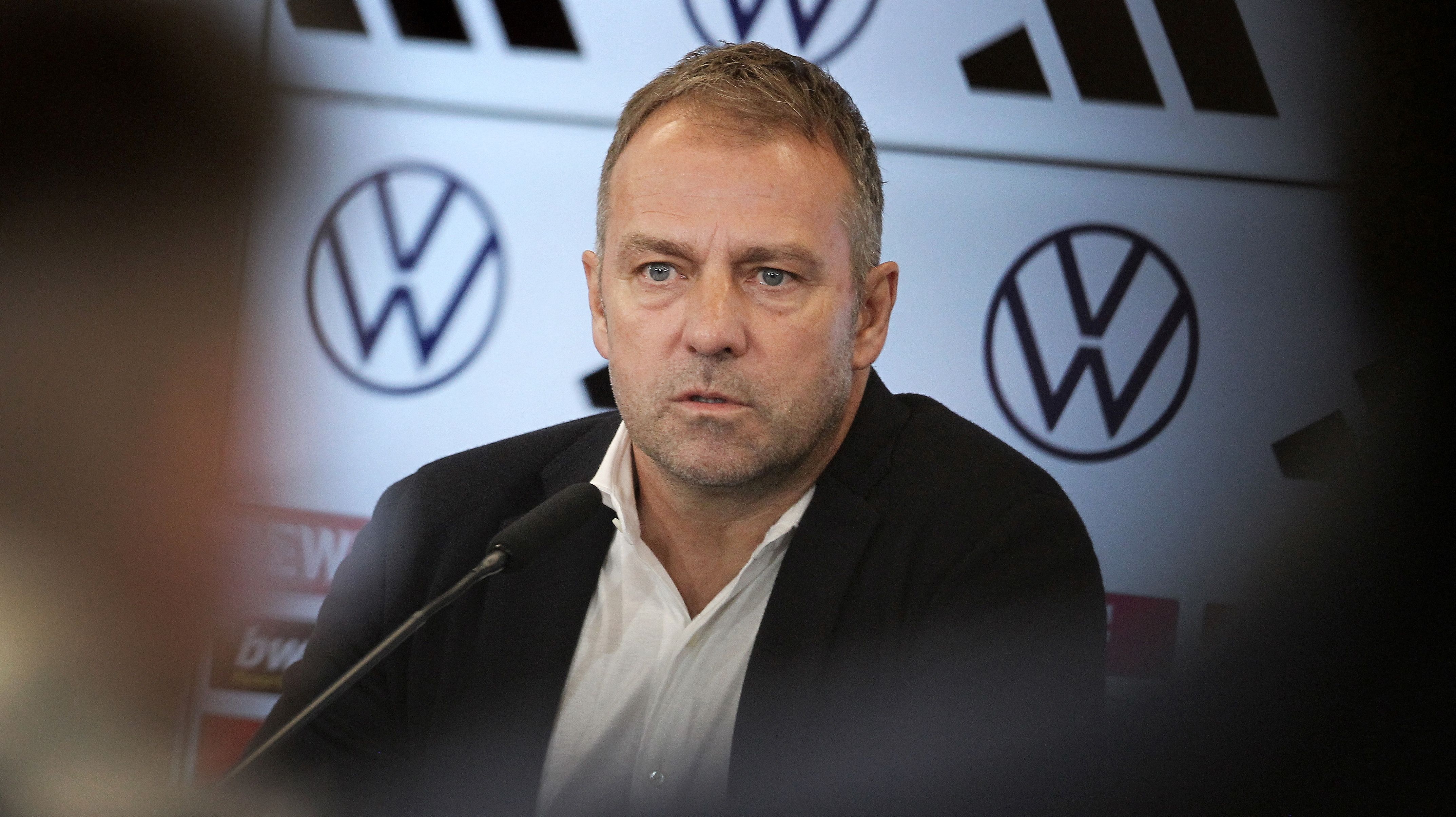 Pelatih timnas Jerman Hansi Flicks mengumumkan skuad yang akan dibawanya ke Piala Dunia 2022 Qatar di Frankfurt, Kamis (10/11).