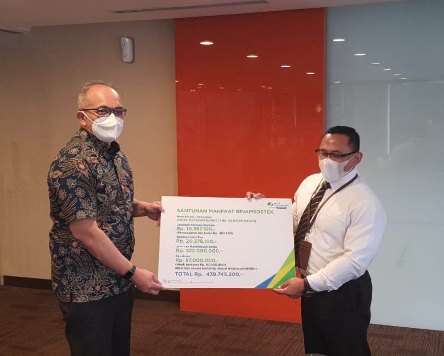 Acara penyerahan santunan dari BPJAMSOSTEK Kantor Cabang Grha BPJamsostek secara simbolis kepada perwakilan Bank BNI di Jakarta.