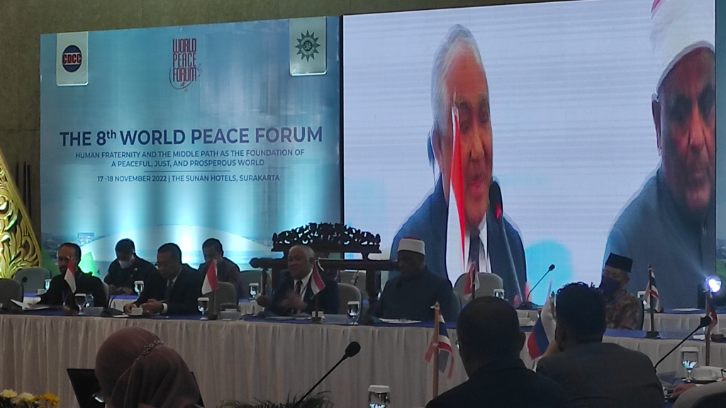 konferensi WORLD Peace Forum ke-48 yang membahas tentang perdamaian dan persaudaraan dunia berdimensi kemanusiaan di Surakarta, Jawa Tengah.