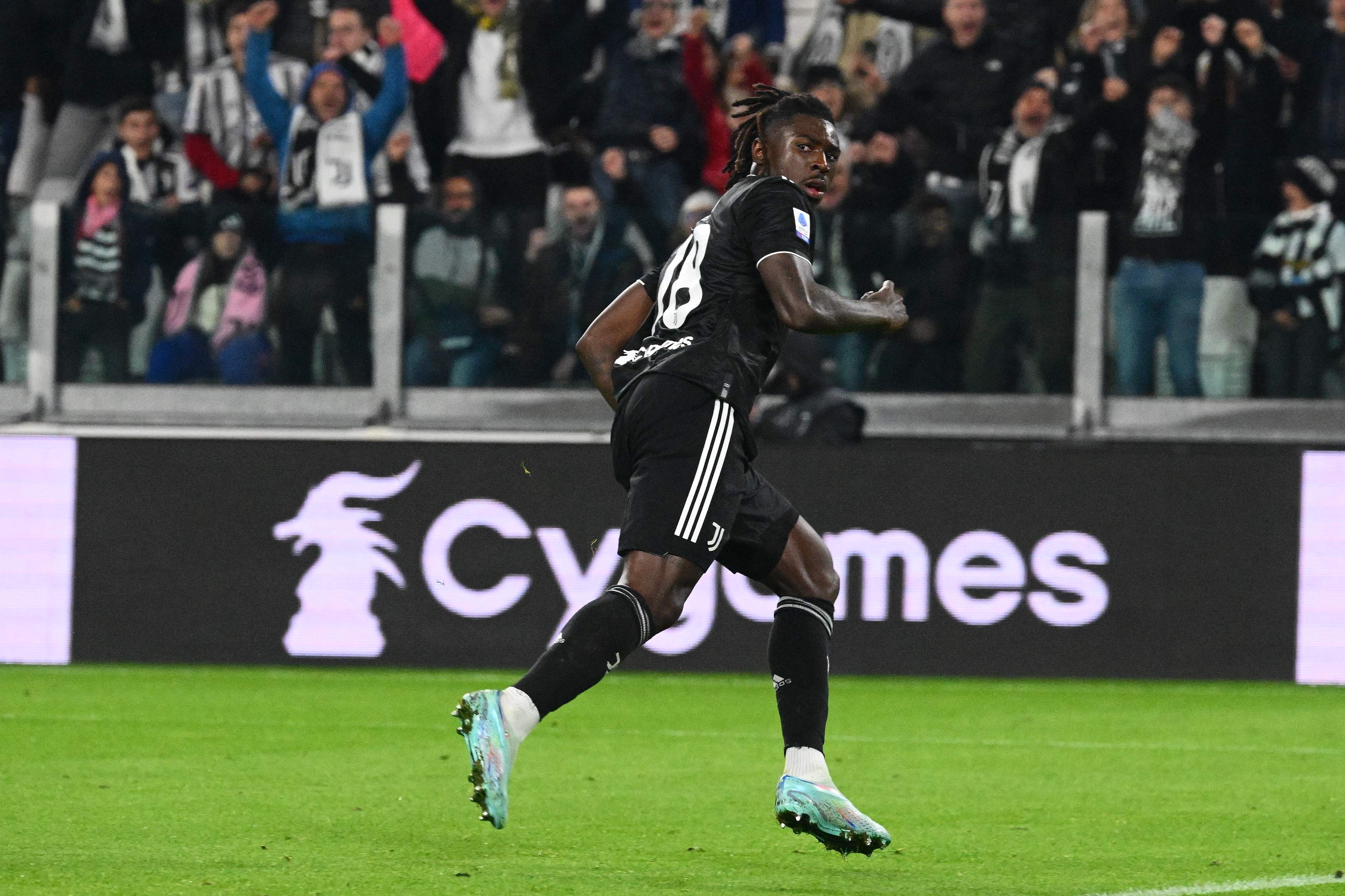 Penyerang Juventus Moise Kean melakukan selebrasi usai mencetak gol ke gawang Lazio di laga Serie A.