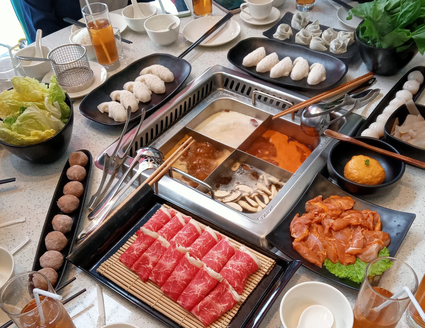 Beauty in the Pot, Kuliner Asal Singapura Hadir di Paris Van Java Bandung