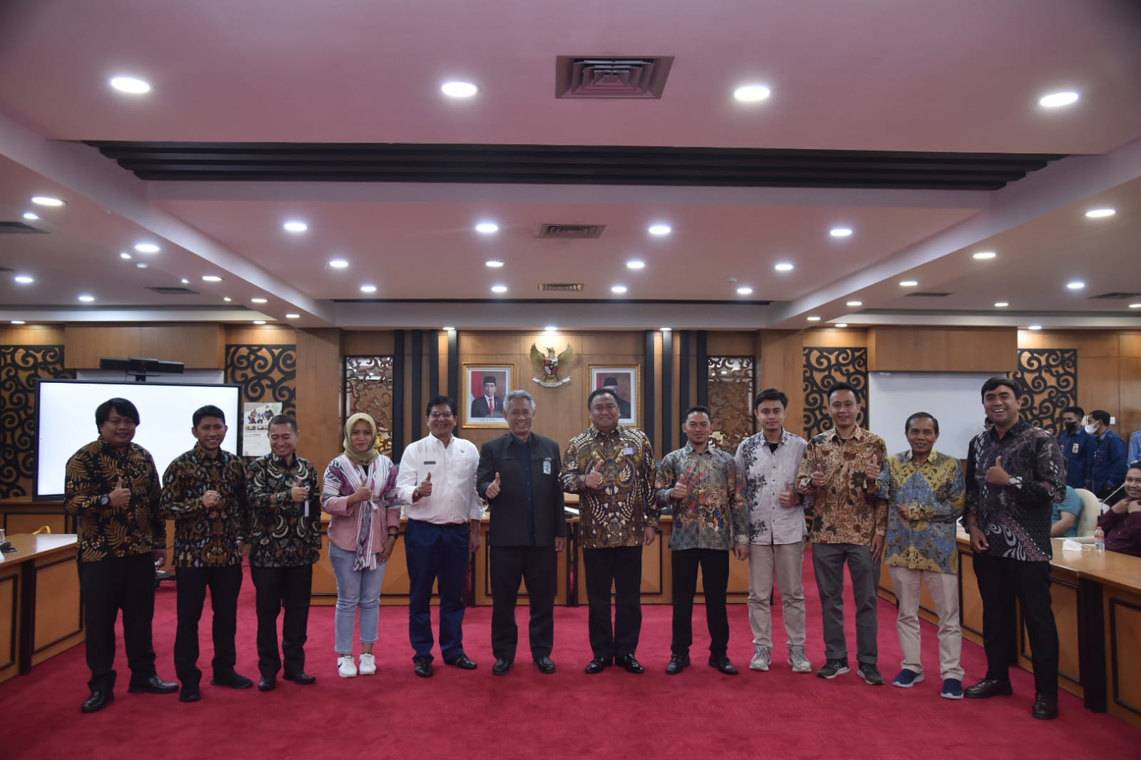 Wakil Ketua DPR RI Rachmat Gobel silaturahim dengan pengurus baru Koordinatoriat Wartawan Parlemen (KWP) di Jakarta, Rabu (2/11).