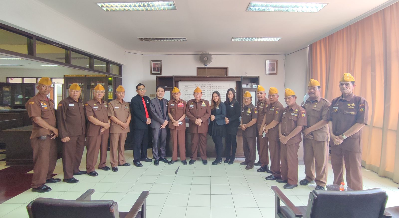 Manajemen Metro Park View Kota Lama Semarang berkunjung ke Legiun Veteran Republik Indonesia (LVRI) DPP Semarang.