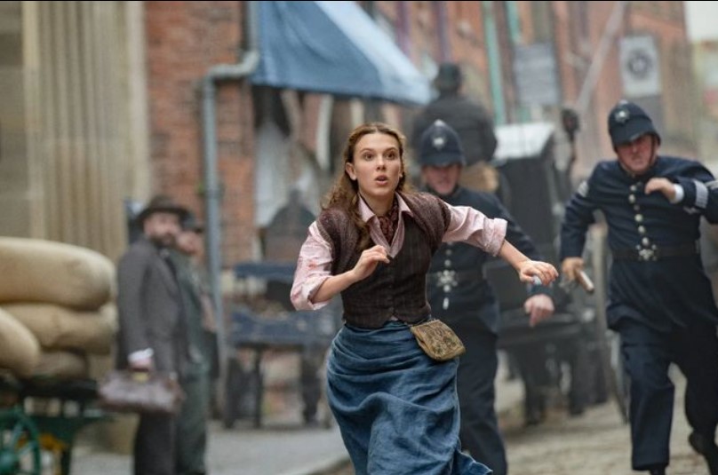 Cuplikan adegan dari film Enola Holmes 2