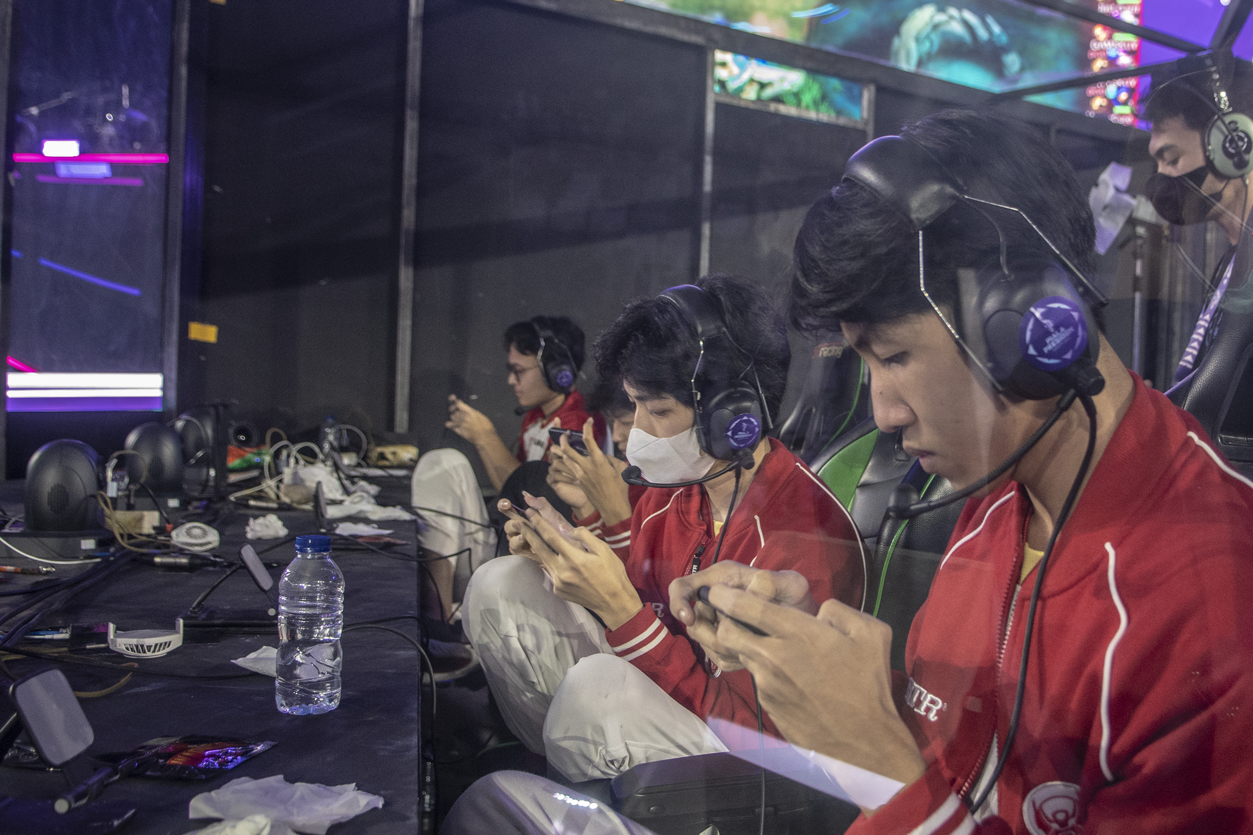 Ilustrasi. Tim Esports Bigetron bertanding melawan Ion Beta pada babak final cabang game Mobile Legends Piala Presiden Esports 2022.