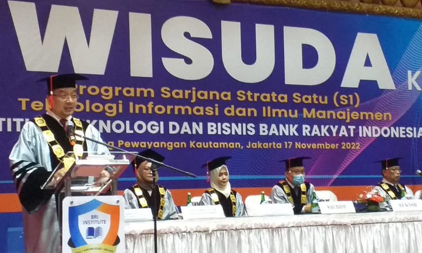 BRI Institute menggelar kegiatan wisuda pertama secara offline di Gedung Pewayangan Taman Mini Indonesia Indah (TMII), Jakarta Timur.