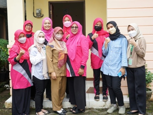  Kegiatan tersebut diikuti oleh beberapa influencer dan Posyandu Panorama di daerah Serpong, BSD Tangerang Selatan.